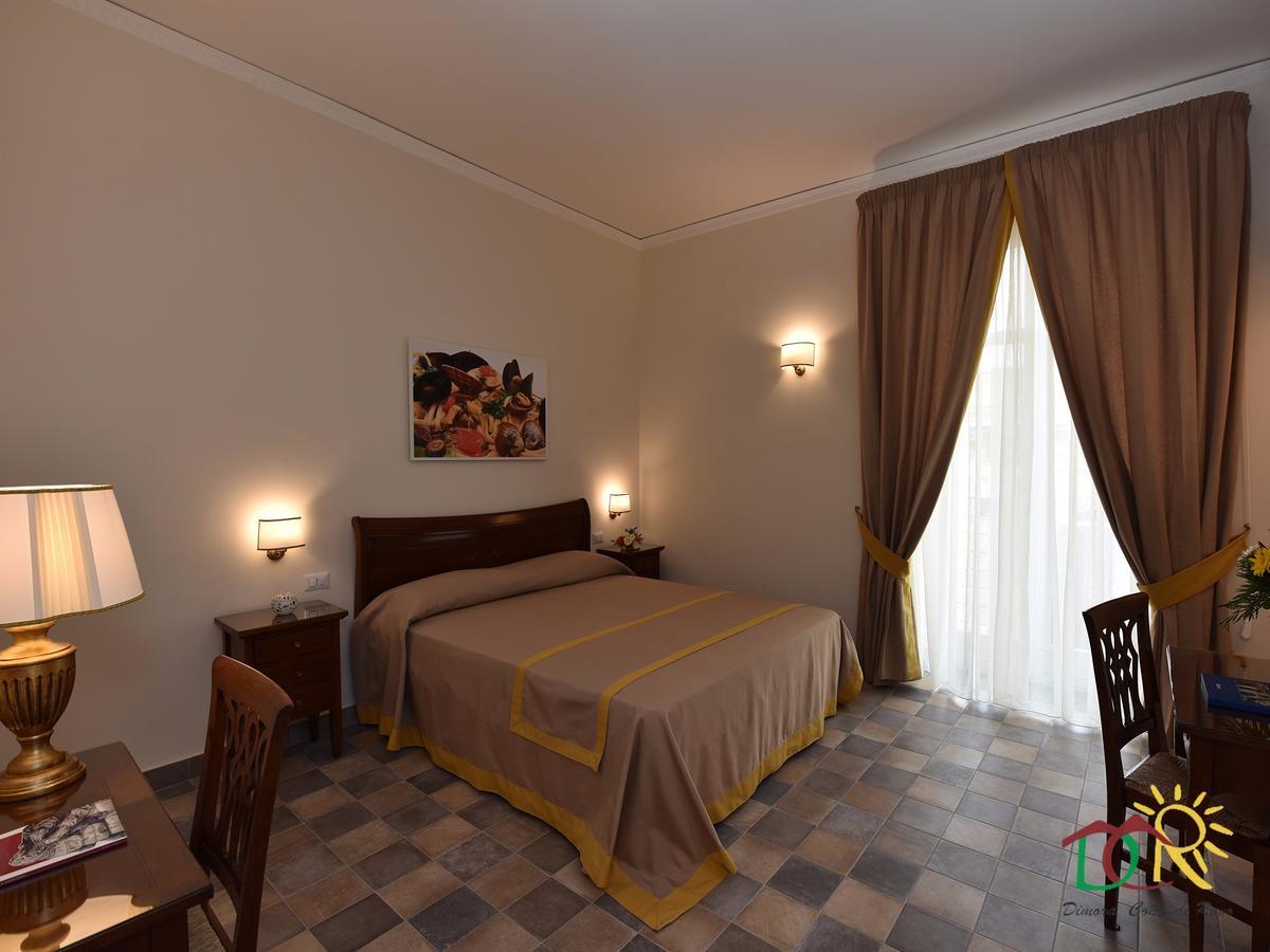 Dimora Conte Di Ruvo Bed & Breakfast Наполи Екстериор снимка